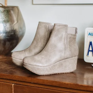 Women Yellow Box Boots & Booties>Brit Y Wedge Ankle Boot