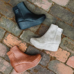 Women Yellow Box Boots & Booties>Brit Y Wedge Ankle Boot